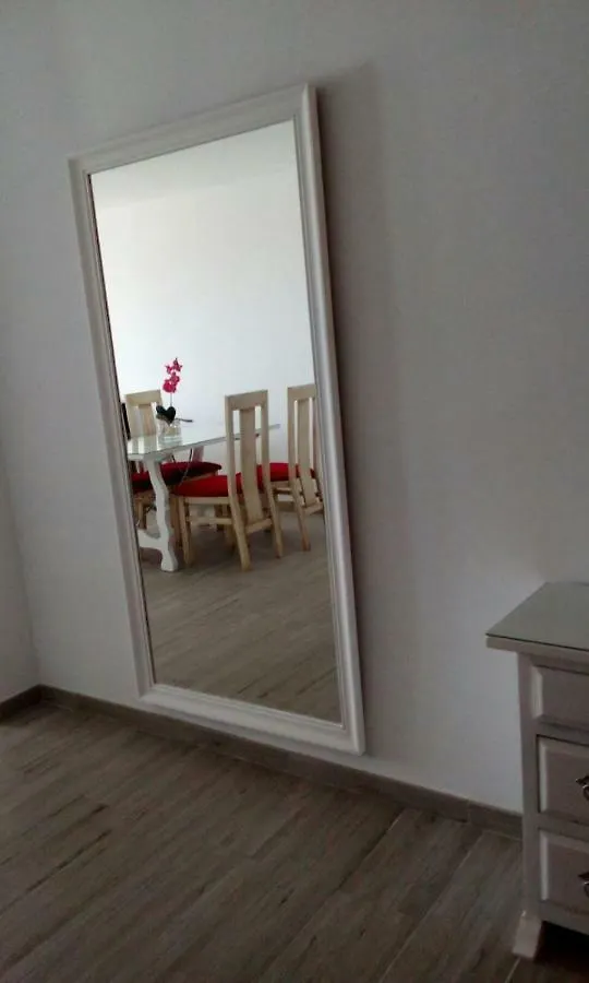 piso primera linea de playa en fuengirola recien reformado Apartamento