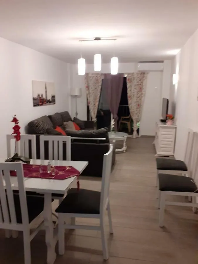 piso primera linea de playa en fuengirola recien reformado Apartamento España
